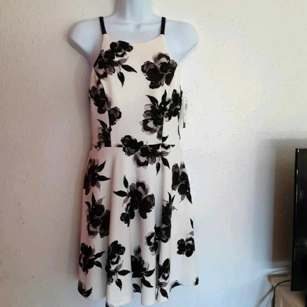 🆕️🏷FloralMidi👗by Speechless